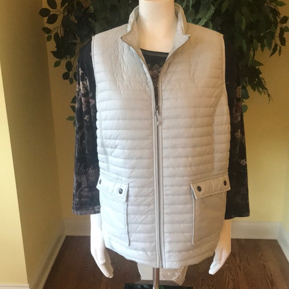Vineyard Vines Jackets & Blazers - Vineyard Vines Puffer Vest in Light Gray Size XL